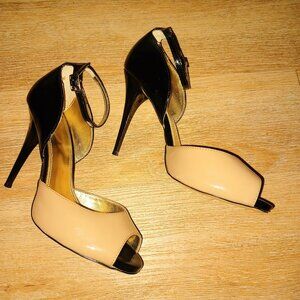 Bakers “Suzette” Patent Heels Size 10 | Black & Beige | Open Toe, Ankle Strap